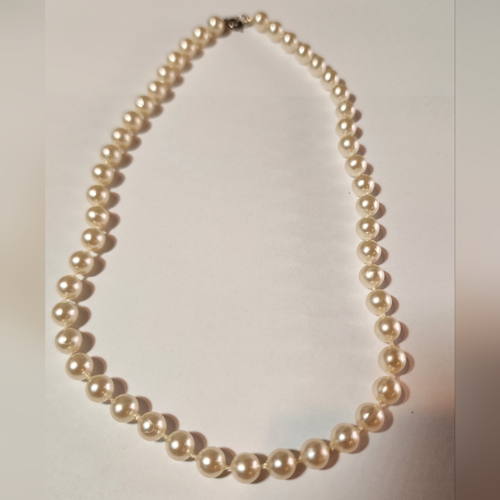 Faux Pearl Cream Short Necklace
